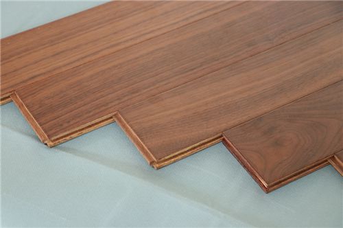 產(chǎn)品測(cè)評(píng)：林昌黑胡桃人字拼實(shí)木復(fù)合地板